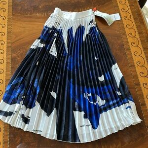 Off-White Pleated skirt